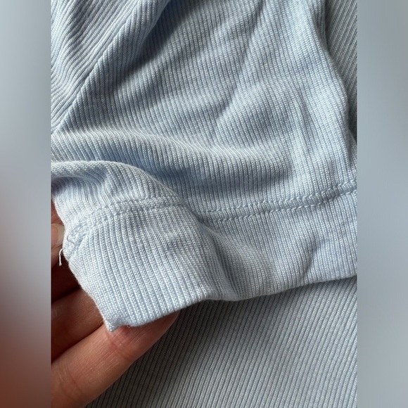 Aritiza Babaton Womens Light Blue Mock Neck Ribbed Short Gonzalo Hip T-Shirt XS - Picture 5 of 8